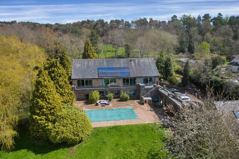 6 bed property, in Leicester LE6, £1,600,000