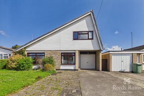 3 bed property, in Kings Chase, £300,000