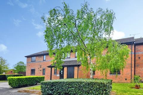 2 bed property, in Woodfall Drive, £230,000