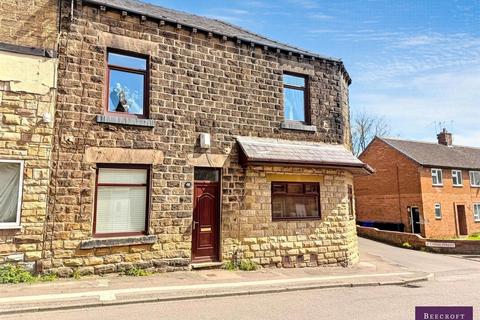 3 bed property, in High Street, £180,000