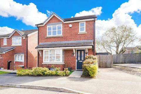 3 bed property, in Rowan Crescent, £315,000