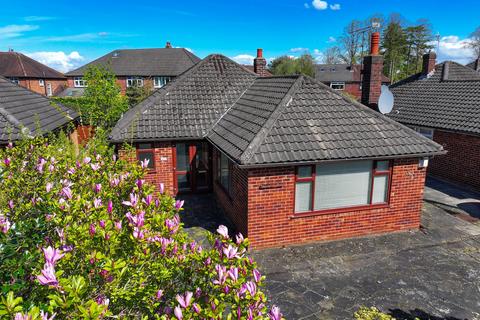 2 bed property, in Shaftesbury Avenue, £400,000