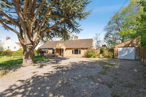 3 bed property, in Meadow Lane, £375,000