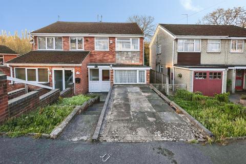 3 bed property, in Chelford Crescent, £215,000