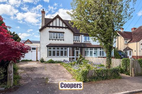 4 bed property, in Morningside, £495,000