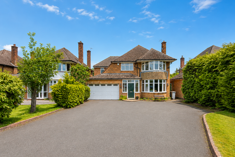 4 bed property, in Norton Lane, £800,000