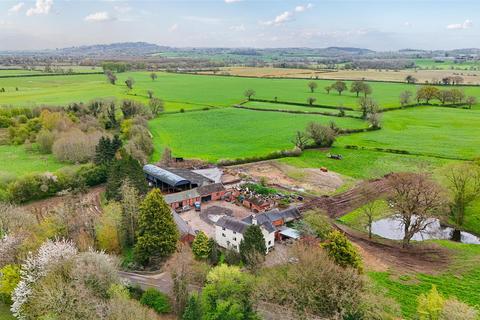 6 bed property, in Soulton Road, £775,000