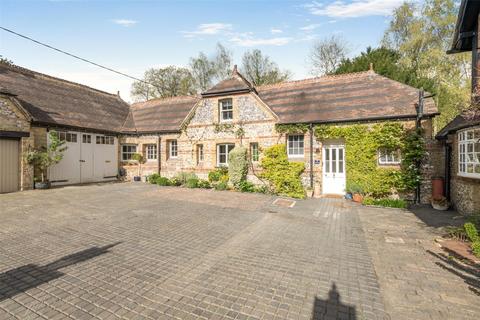 4 bed property, in Manor Lane, £900,000
