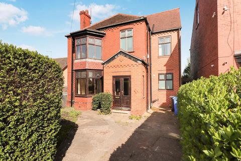 5 bed property, in High Greave, £400,000