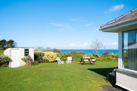 3 bed property, in Greenaway PL27, £1,850,000