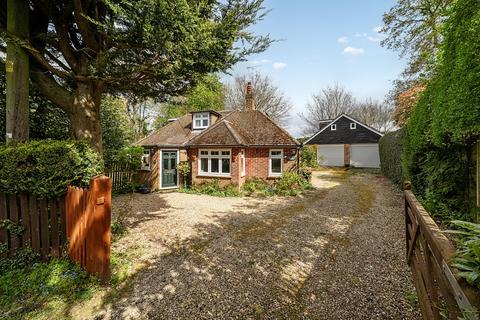 4 bed property, in Limes Avenue, £600,000