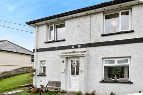 3 bed property, in 25 Woodlands View, £130,000
