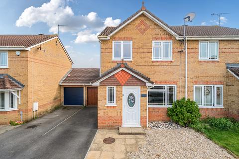 3 bed property, in Wester-Moor Way, £250,000