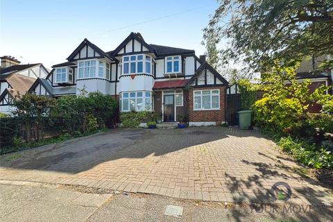 4 bed property, in Village Way, £950,000