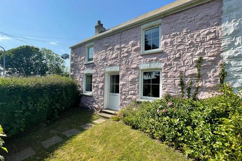 2 bed property, in St. Nicholas, £140,000