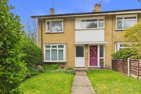 3 bed property, in Smith Close, £400,000