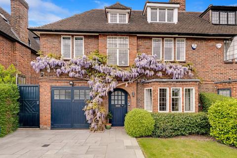 5 bed property, in Middleway, £2,495,000
