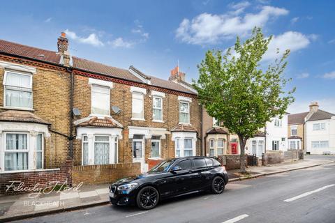 3 bed property, in Gunning Street, £375,000