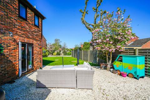 3 bed property, in Nan Aires, £475,000