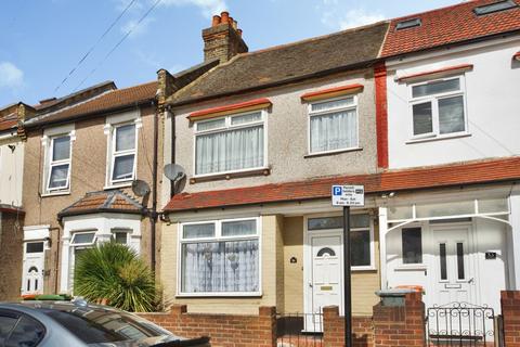 3 bed property, in White Horse Road, £450,000