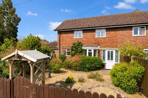 3 bed property, in Linkway, £425,000