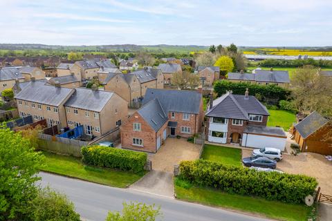 4 bed property, in Mill Lane, £600,000