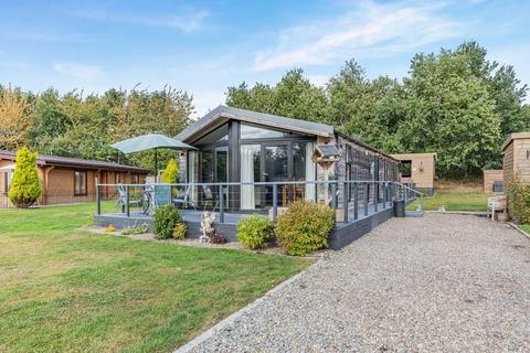 2 bed property, in Dudleston Heath, £170,000