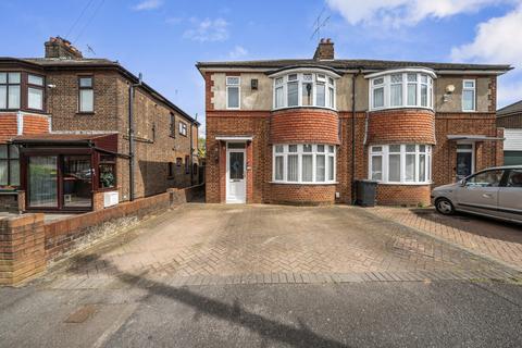 3 bed property, in Douglas Crescent, £375,000