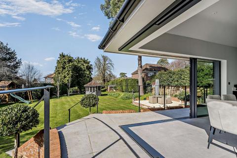 5 bed property, in Vine Avenue, £2,700,000