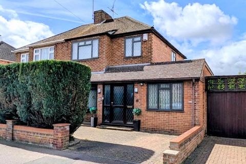 3 bed property, in Brandreth Avenue, £425,000