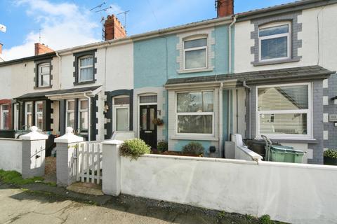 2 bed property, in Wellington Road, £150,000