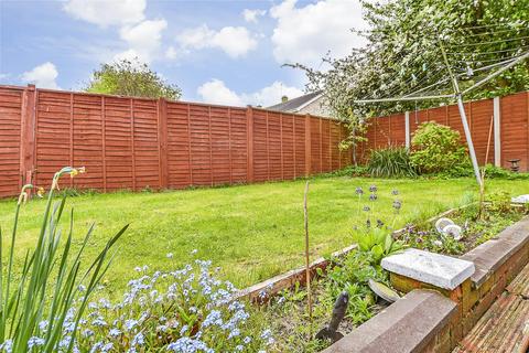 3 bed property, in Willow Crescent, £345,000