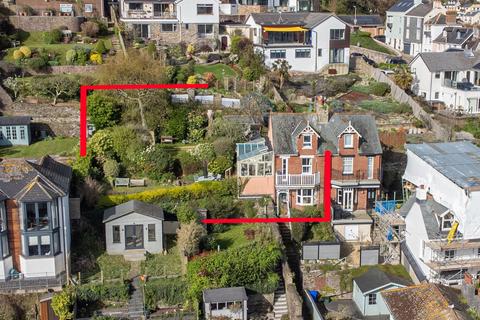 3 bed property, in Above Town, £550,000