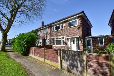 3 bed property, in Woodbridge Road, £275,000