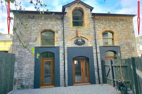 3 bed property, in Park Hill Road, £399,950
