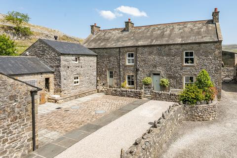 5 bed property, in Carnforth LA6, £850,000