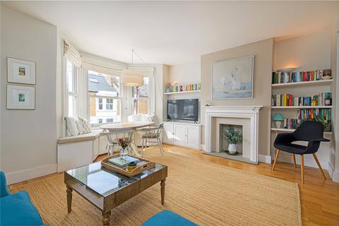 2 bed property, in Buckmaster Road SW11, £775,000