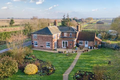 4 bed property, in Woodhall Spa, £268,000