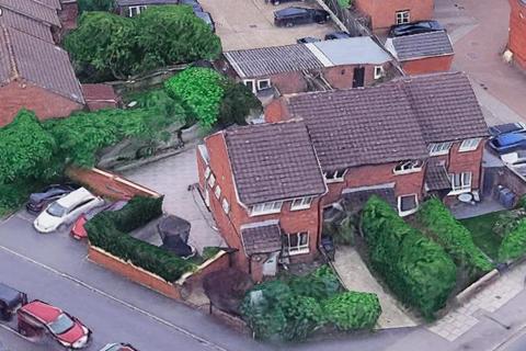 3 bed property, in Rowlands Close, £675,000