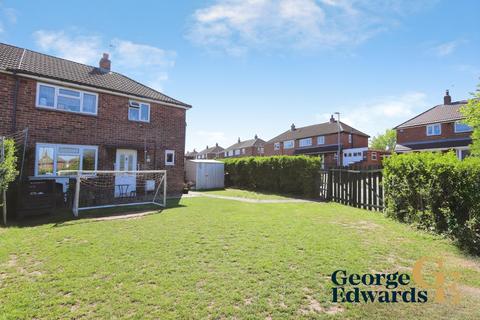 3 bed property, in Wilkes Avenue, £200,000