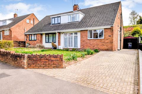 3 bed property, in Hoo Road, £225,000