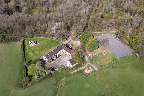 4 bed property, in Monkwood Farm, £1,995,000