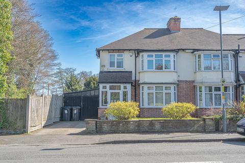 3 bed property, in Endwood Court Road, £330,000