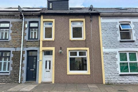 4 bed property, in Canning Street, £149,950
