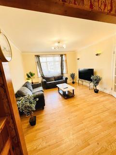 4 bed property, in Hitherbroom Road, £699,950