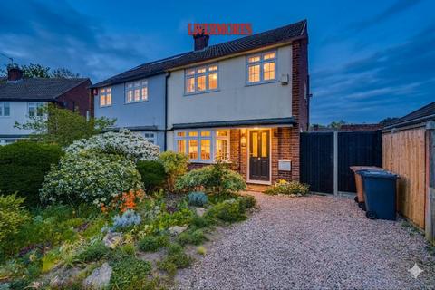 3 bed property, in Tredegar Road, £500,000