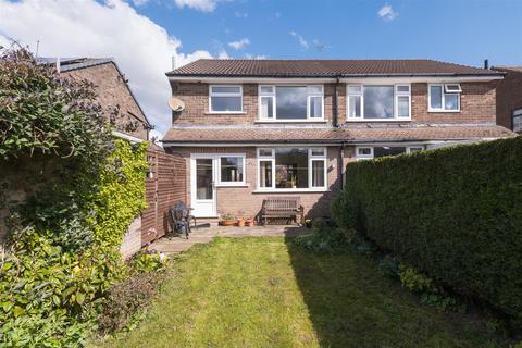 3 bed property, in Barncliffe Road, £395,000