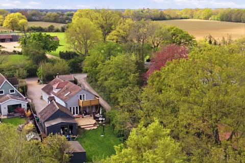 4 bed property, in Canfield Road, £800,000