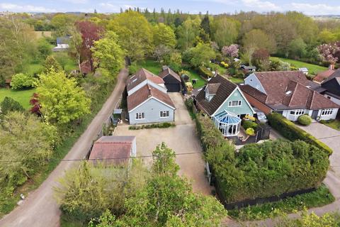 4 bed property, in Canfield Road, £800,000