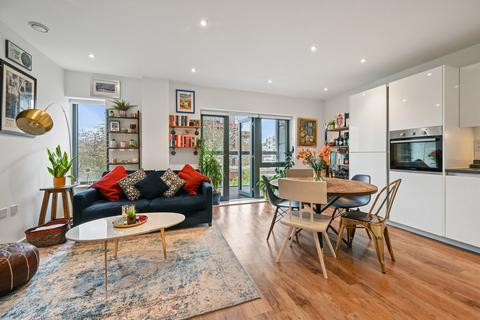 2 bed property, in Neasden Lane, £400,000